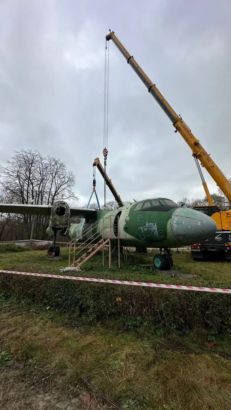 Trasferimento di un aereo museo AN-26 da 15 tonnellate attraverso Varsavia — 3
