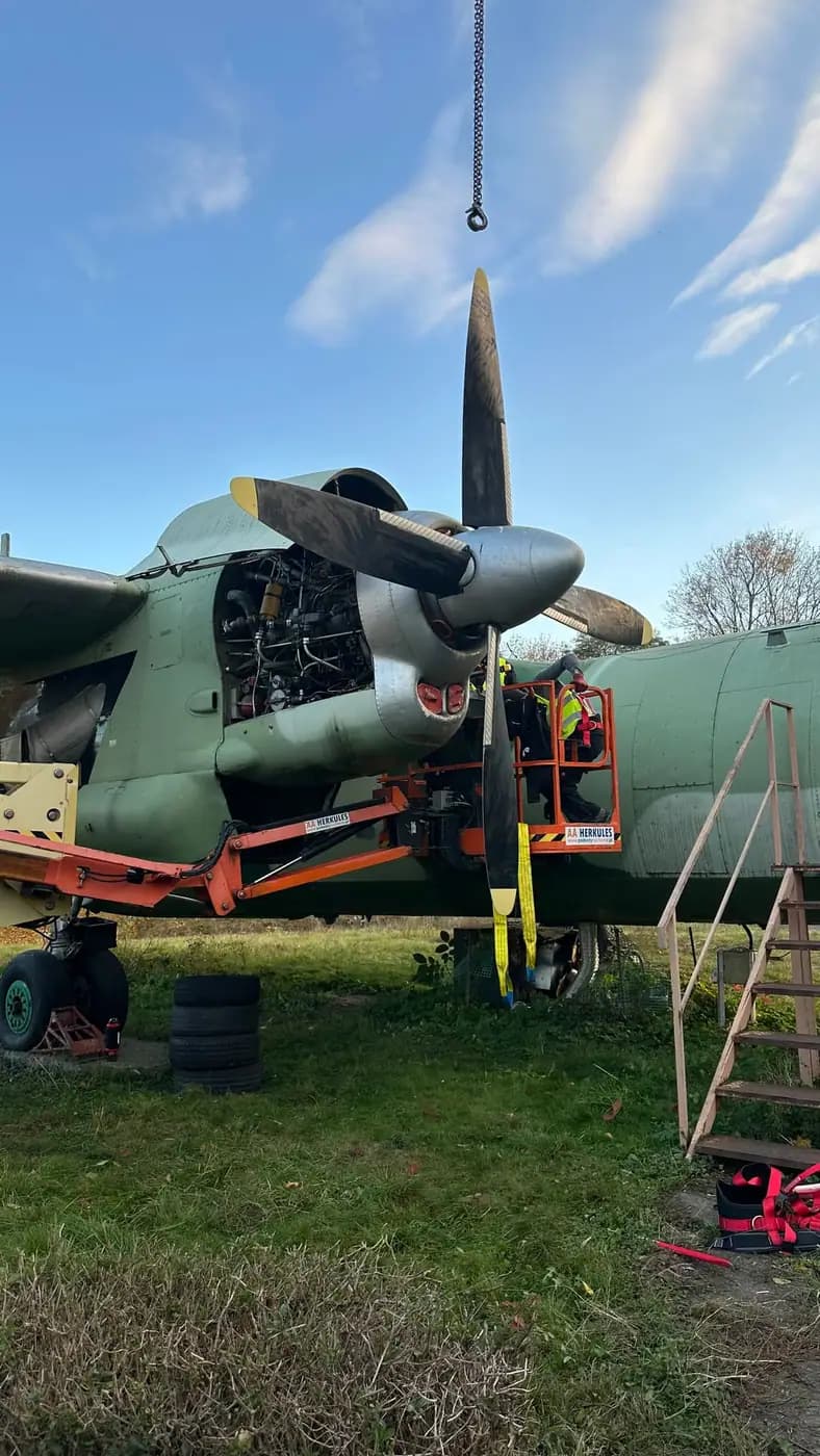 Trasferimento di un aereo museo AN-26 da 15 tonnellate attraverso Varsavia — 4