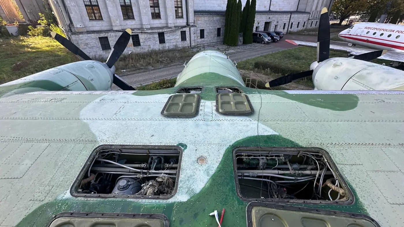 Trasferimento di un aereo museo AN-26 da 15 tonnellate attraverso Varsavia — 6