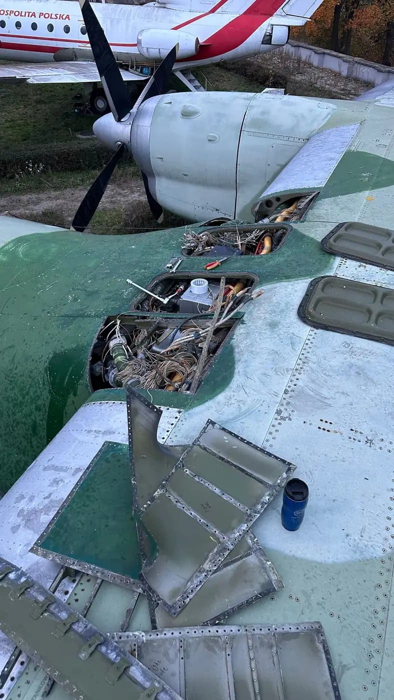 Trasferimento di un aereo museo AN-26 da 15 tonnellate attraverso Varsavia — 8