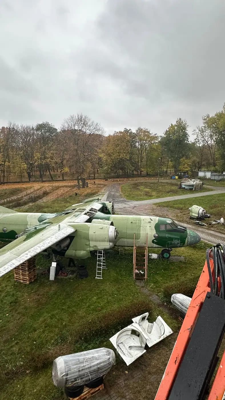 Trasferimento di un aereo museo AN-26 da 15 tonnellate attraverso Varsavia — 10