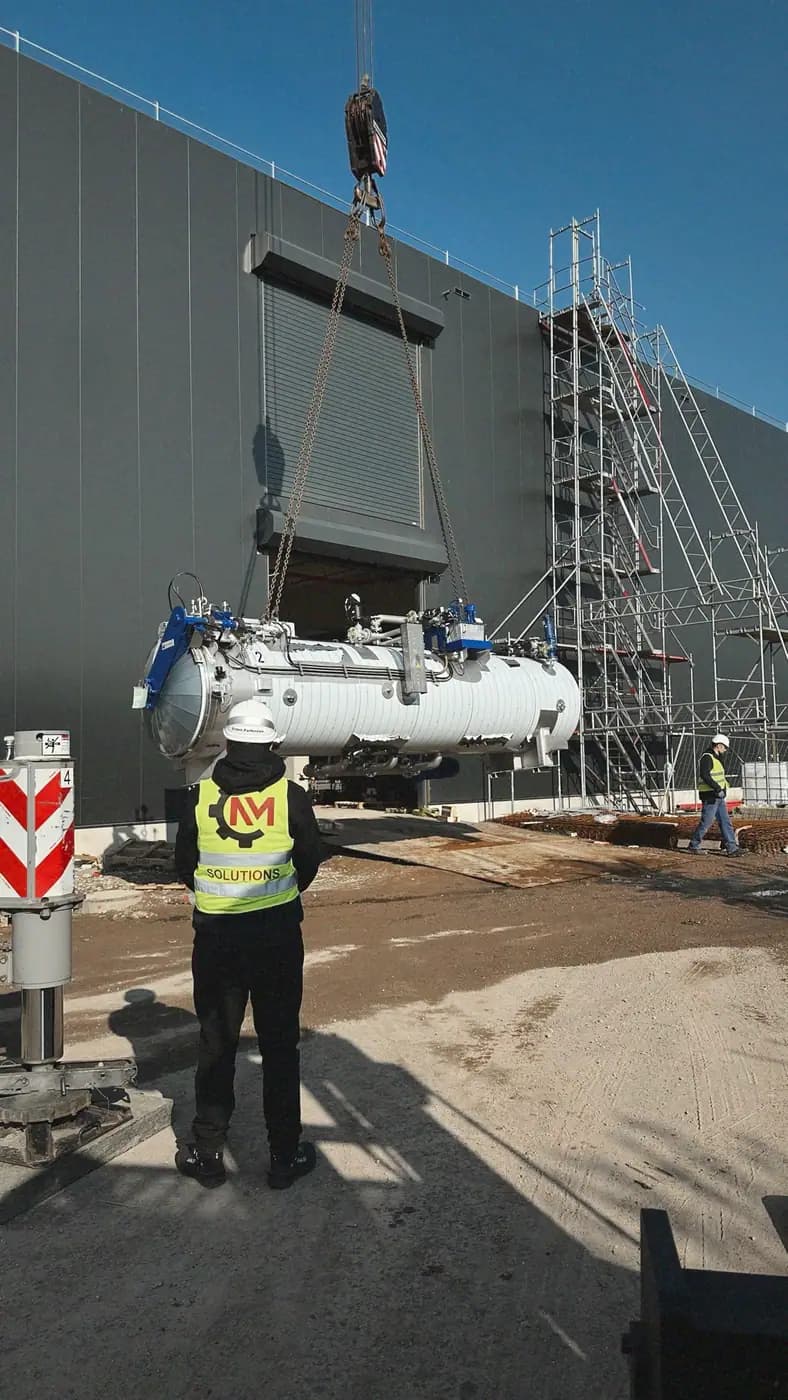 Sollevamento e Installazione di Cinque Autoclavi di Sterilizzazione — 3