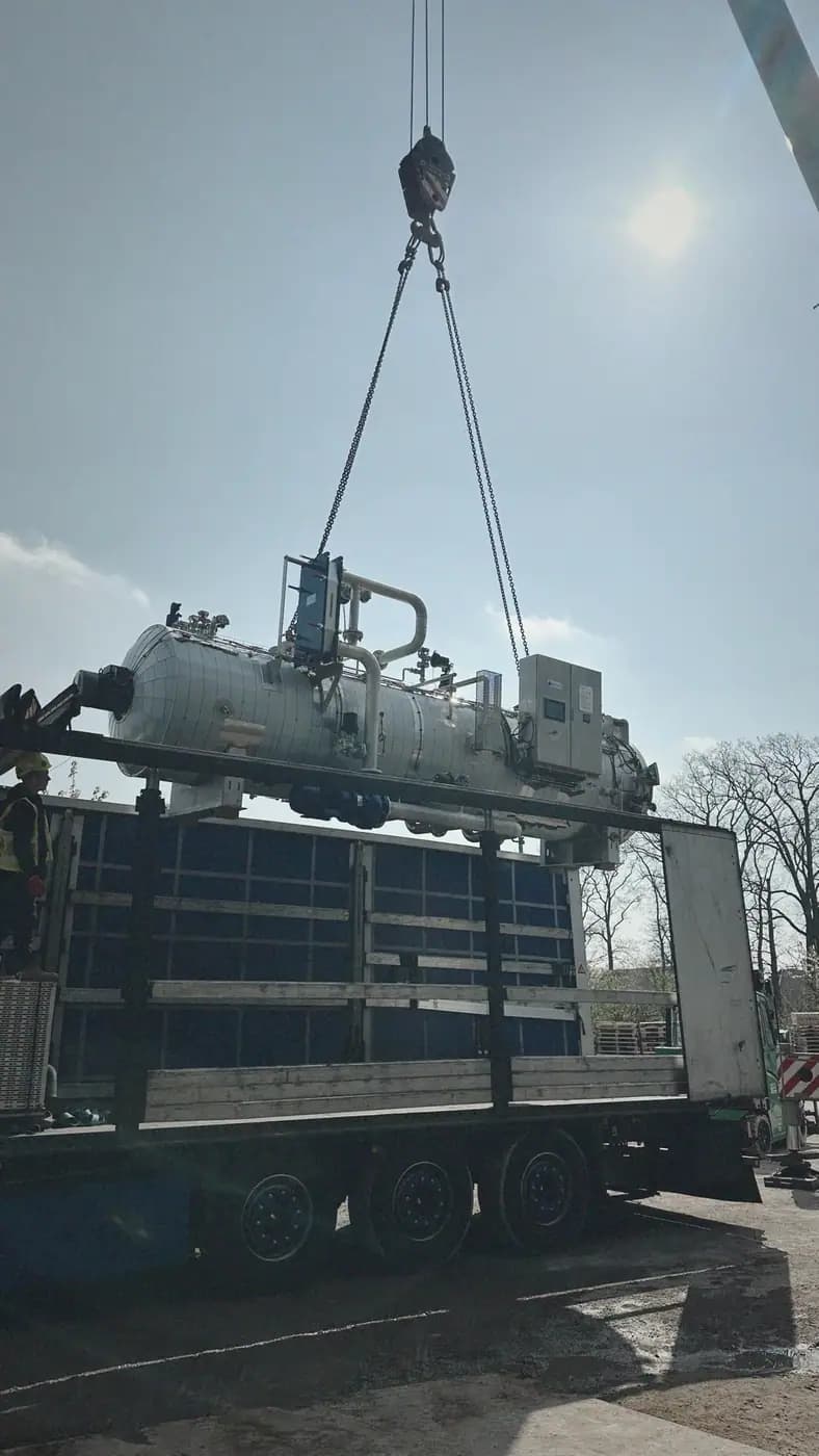 Sollevamento e Installazione di Cinque Autoclavi di Sterilizzazione — 4