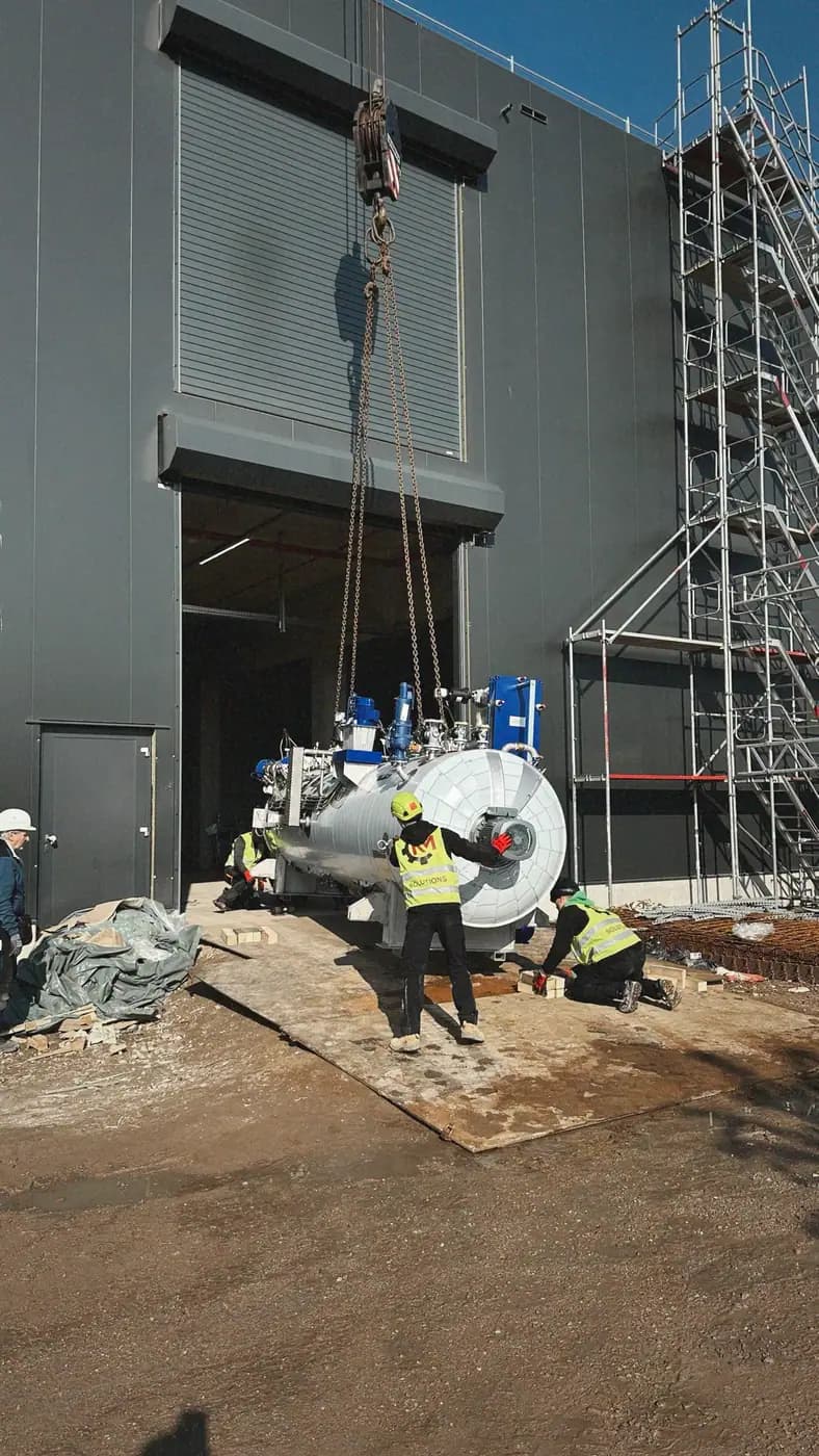 Sollevamento e Installazione di Cinque Autoclavi di Sterilizzazione — 5
