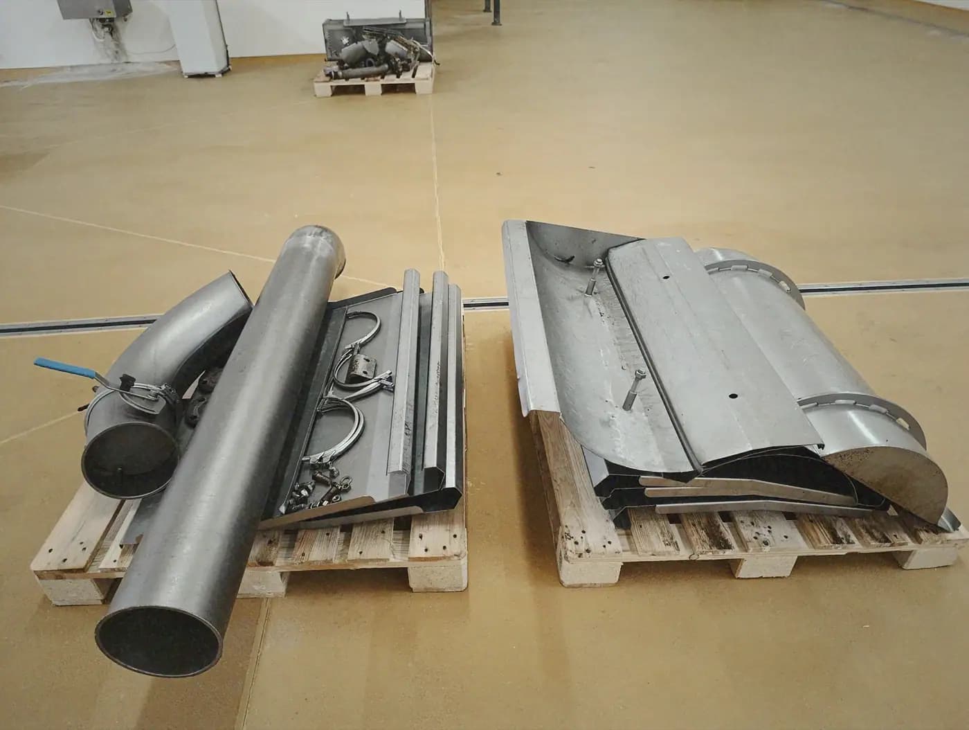 Demontaż suszarki bębnowej o masie 9 ton z betonowego cokołu — 8